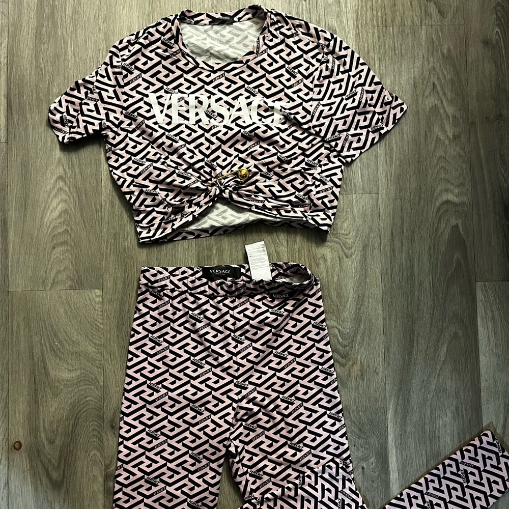 VERSACE TWO PIECE SIZE 40